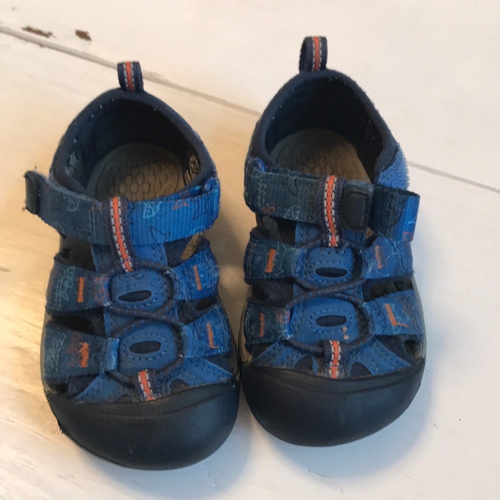 Baby boy keen size 6